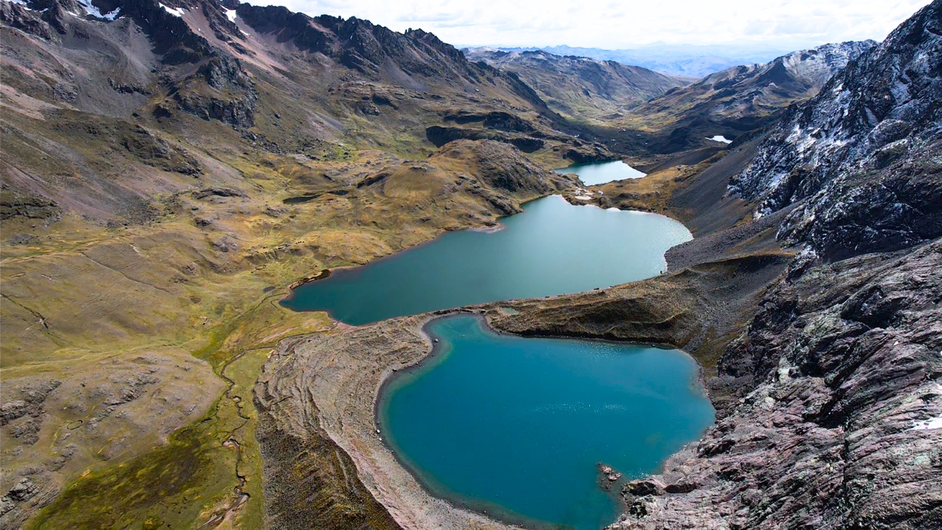 Experience the Seven Lagoons of Ausangate – A Journey Through Andean Nature and Culture