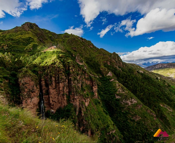 Caminata a Raqaypata: Vista Panorámica Andina