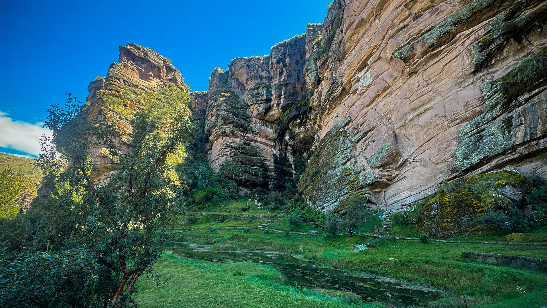 Farallones de Tecsecocha – Caminata entre Naturaleza y Cultura en Cusco